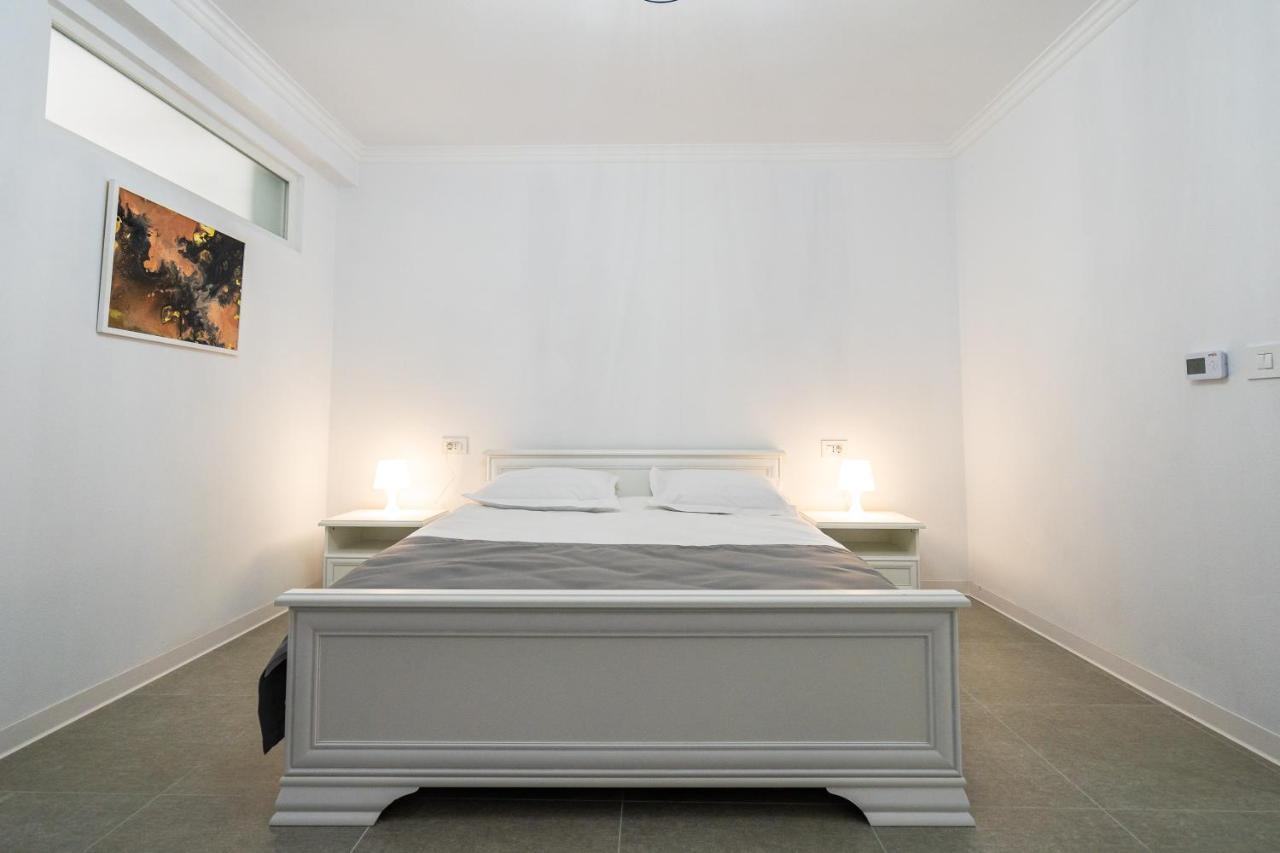 Armada Aparthotel Алба-Юлия Экстерьер фото
